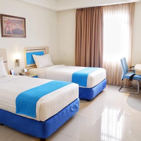 Hotel Brothers Biru Solo Baru Exterior foto