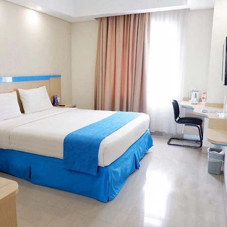 Hotel Brothers Biru Solo Baru Exterior foto