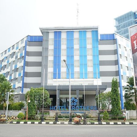 Hotel Brothers Biru Solo Baru Exterior foto