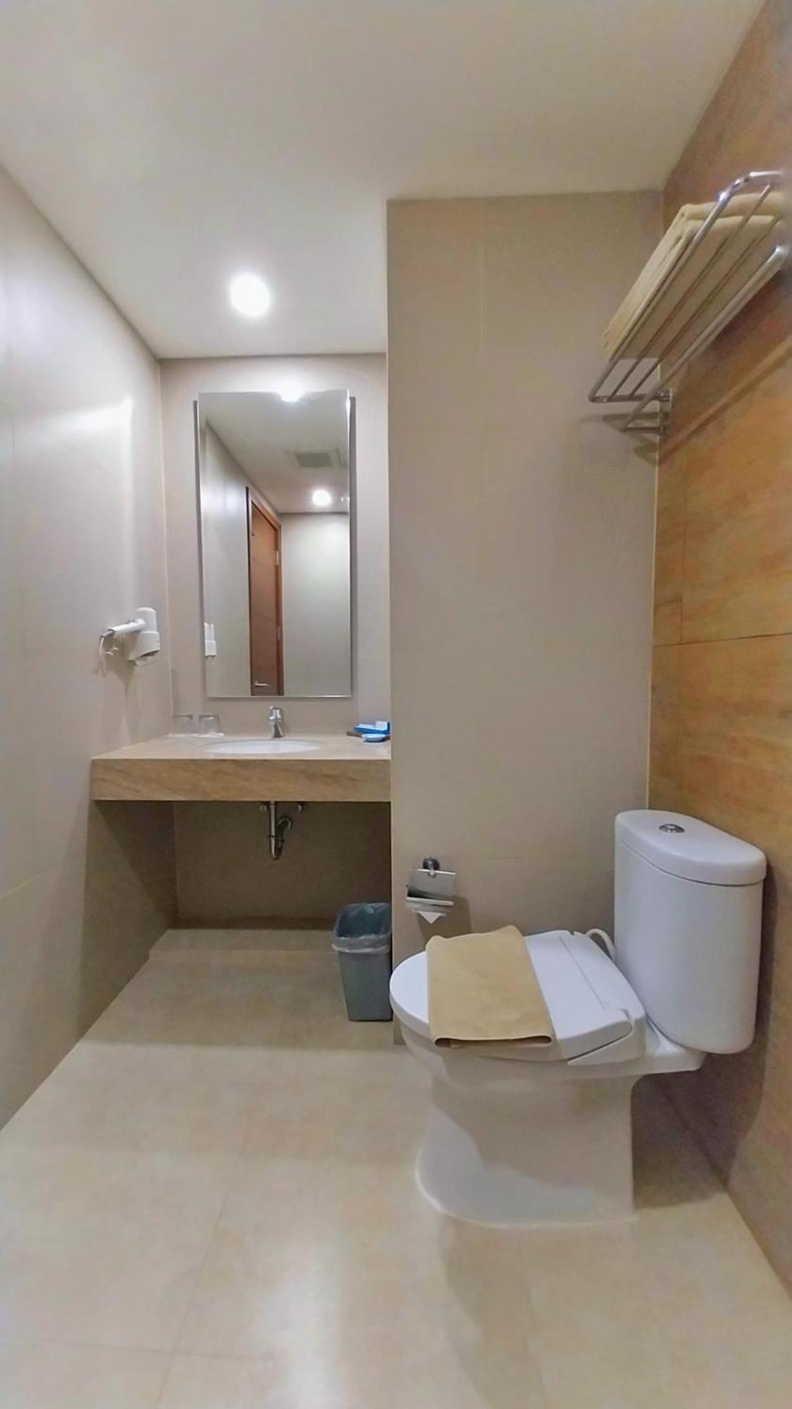Hotel Brothers Biru Solo Baru Exterior foto