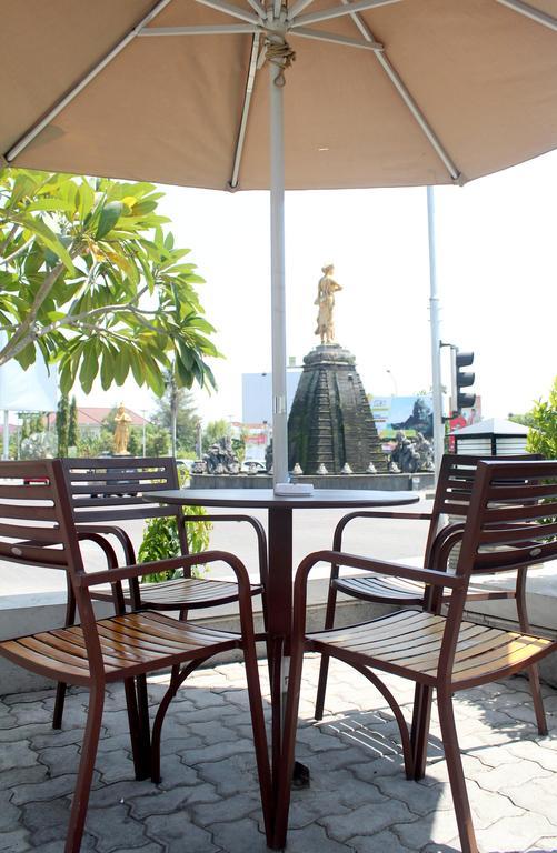 Hotel Brothers Biru Solo Baru Exterior foto