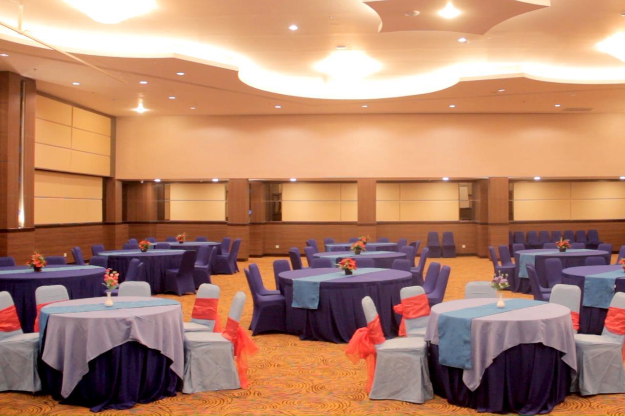 Hotel Brothers Biru Solo Baru Exterior foto