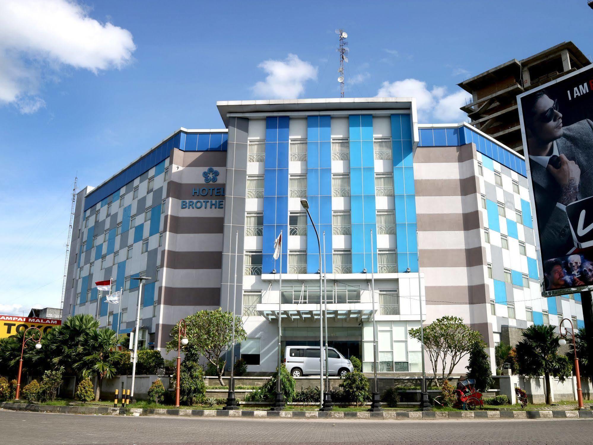 Hotel Brothers Biru Solo Baru Exterior foto