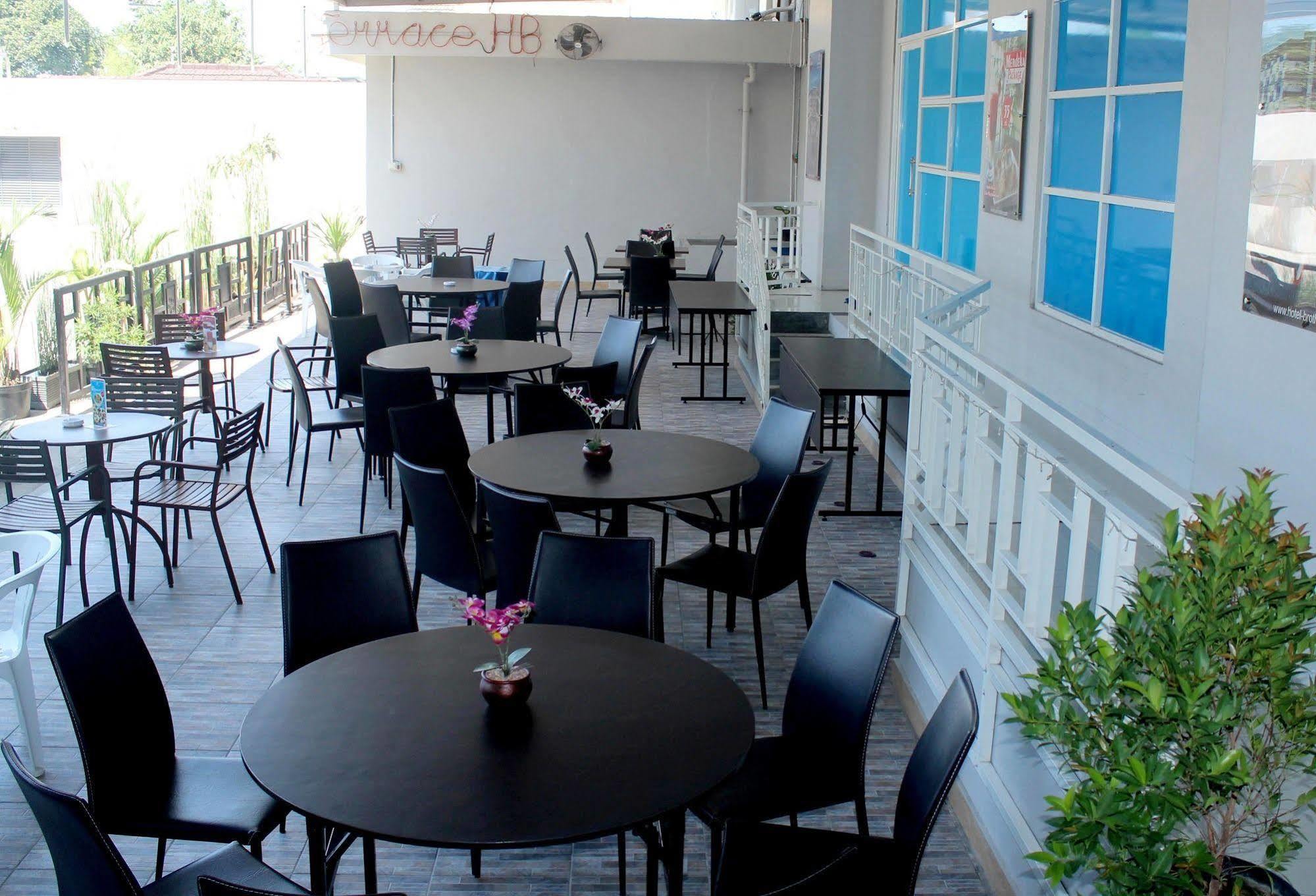 Hotel Brothers Biru Solo Baru Exterior foto