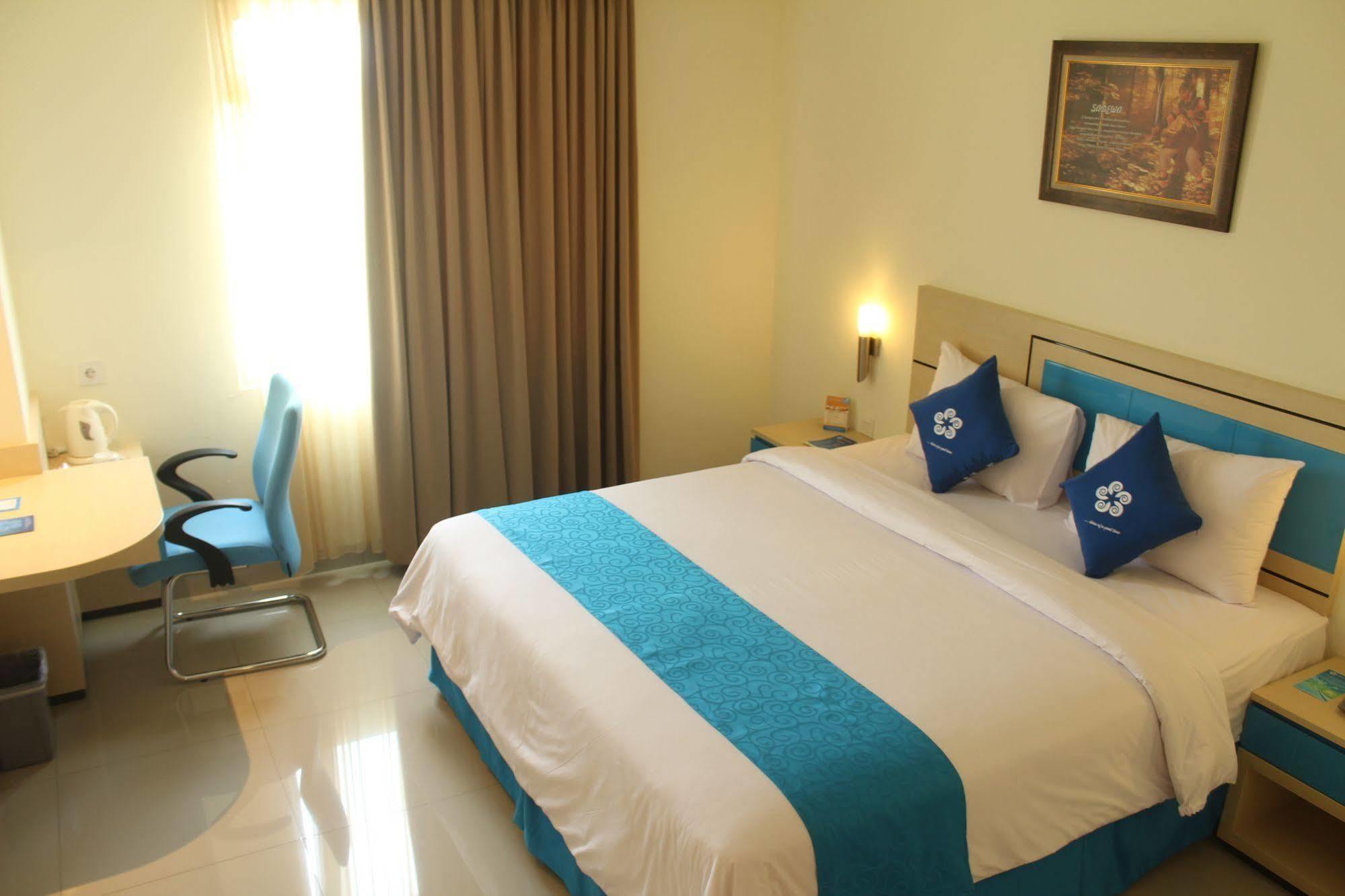 Hotel Brothers Biru Solo Baru Exterior foto