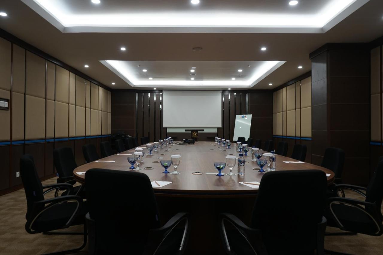 Hotel Brothers Biru Solo Baru Exterior foto